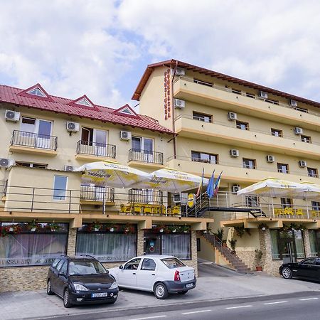 Pensiunea Domneasca Pitesti Exterior photo
