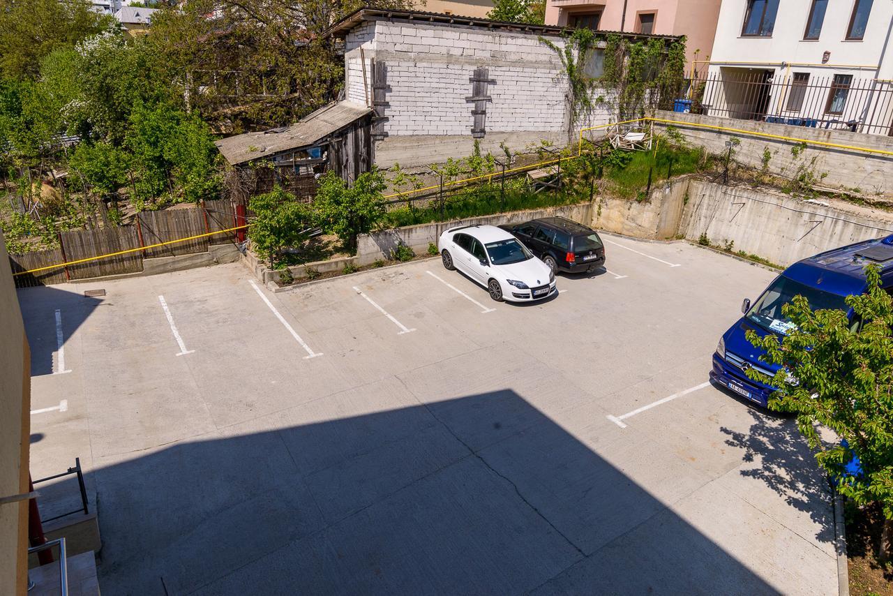 Pensiunea Domneasca Pitesti Exterior photo
